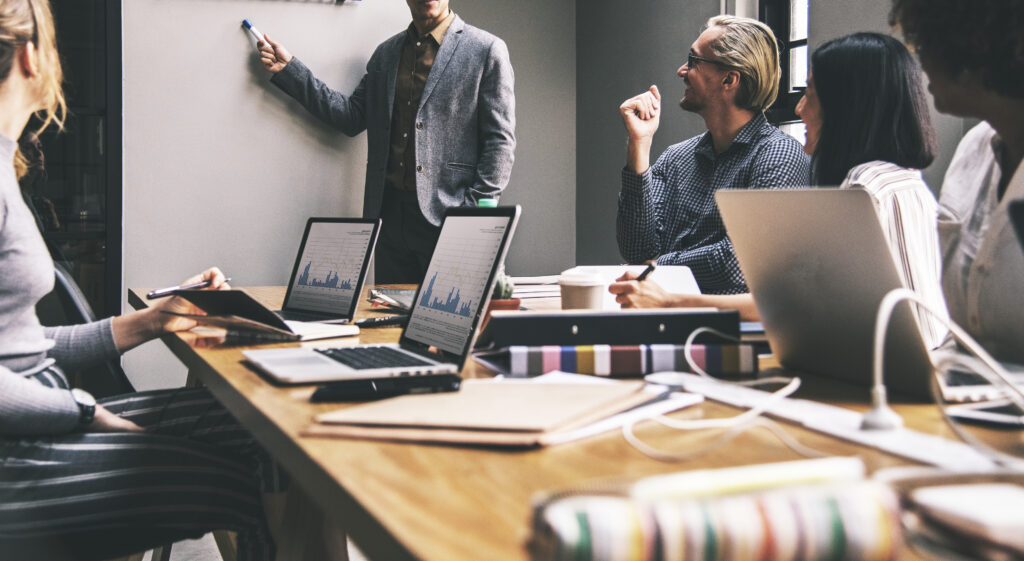 7 estrategias claves para alcanzar la libertad financiera en los negocios